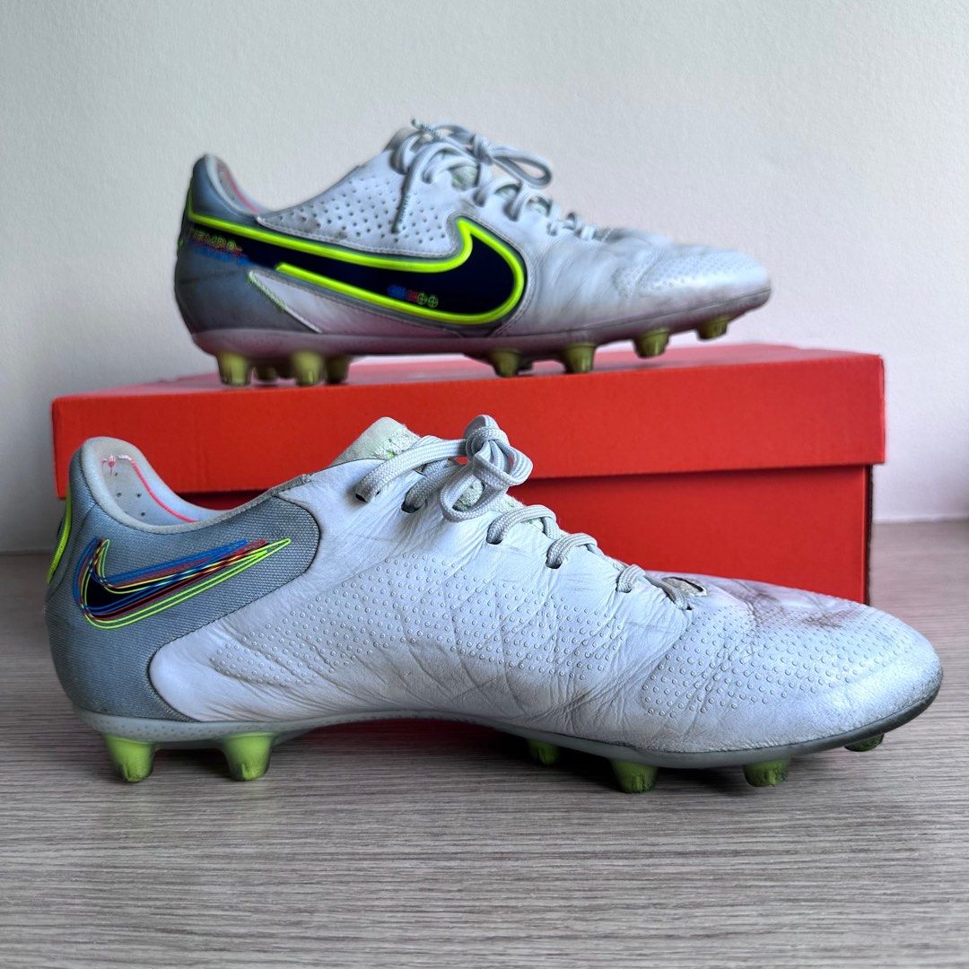 Nike Tiempo Legend 9 Elite HG Soccer Boots Football Cleats (Category: Boots) located in Singapore. Submitted by king_eric (Listing ID 1371085668, Image 3). Description: Nike Tiempo Legend 9 Elite HG Football Cleats (Japan version) SKU DB0823-054, elite is 1st grade Size US9, UK8, Eur 42.5 I take good care of my cleats, wiped / brushed clean after wearing, conditioned with mink oil to keep the leather soft, no funny smell. Nice comfortable pair of