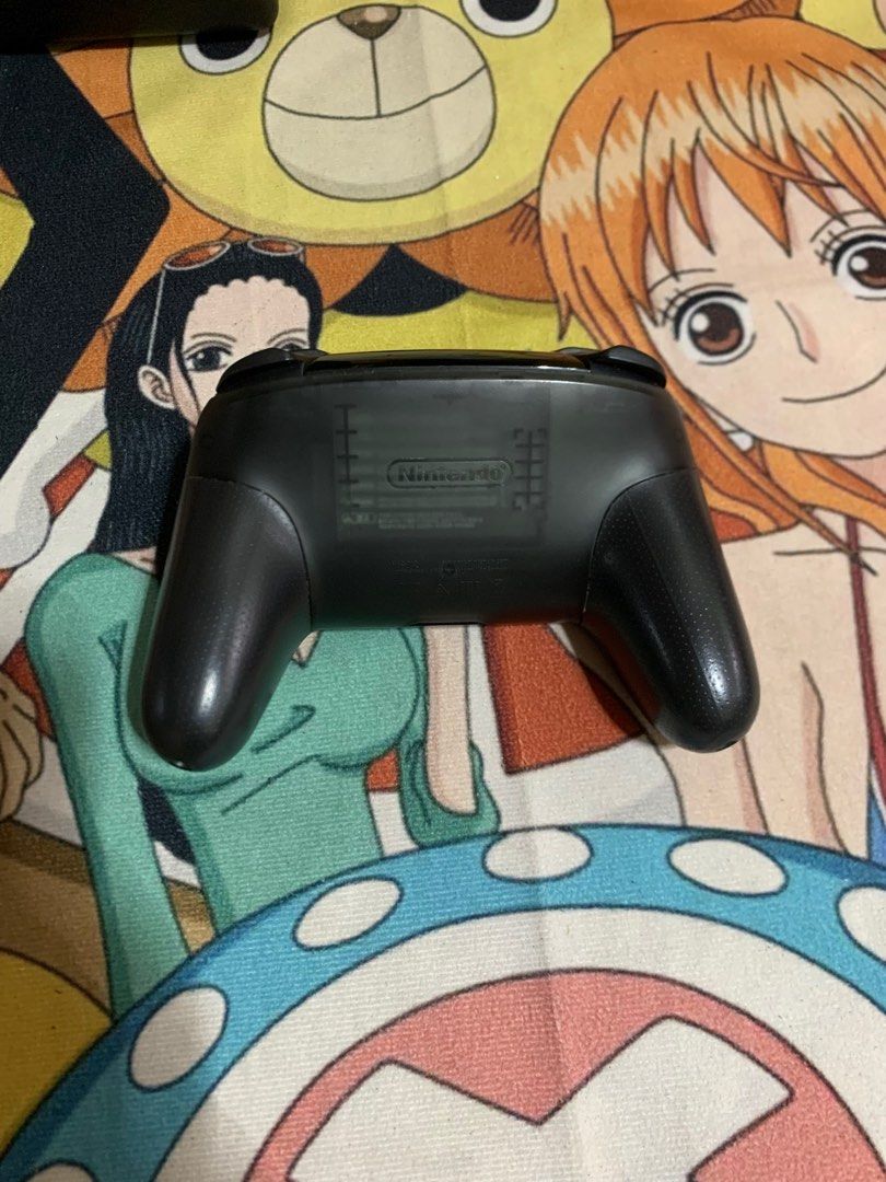 Nintendo switch pro controller (Category: Controllers) located in Johor Bahru. Submitted by lemontree12399 (Listing ID 1371048728, Image 2). Description: Working Conditions Button All good Mail+rm8.