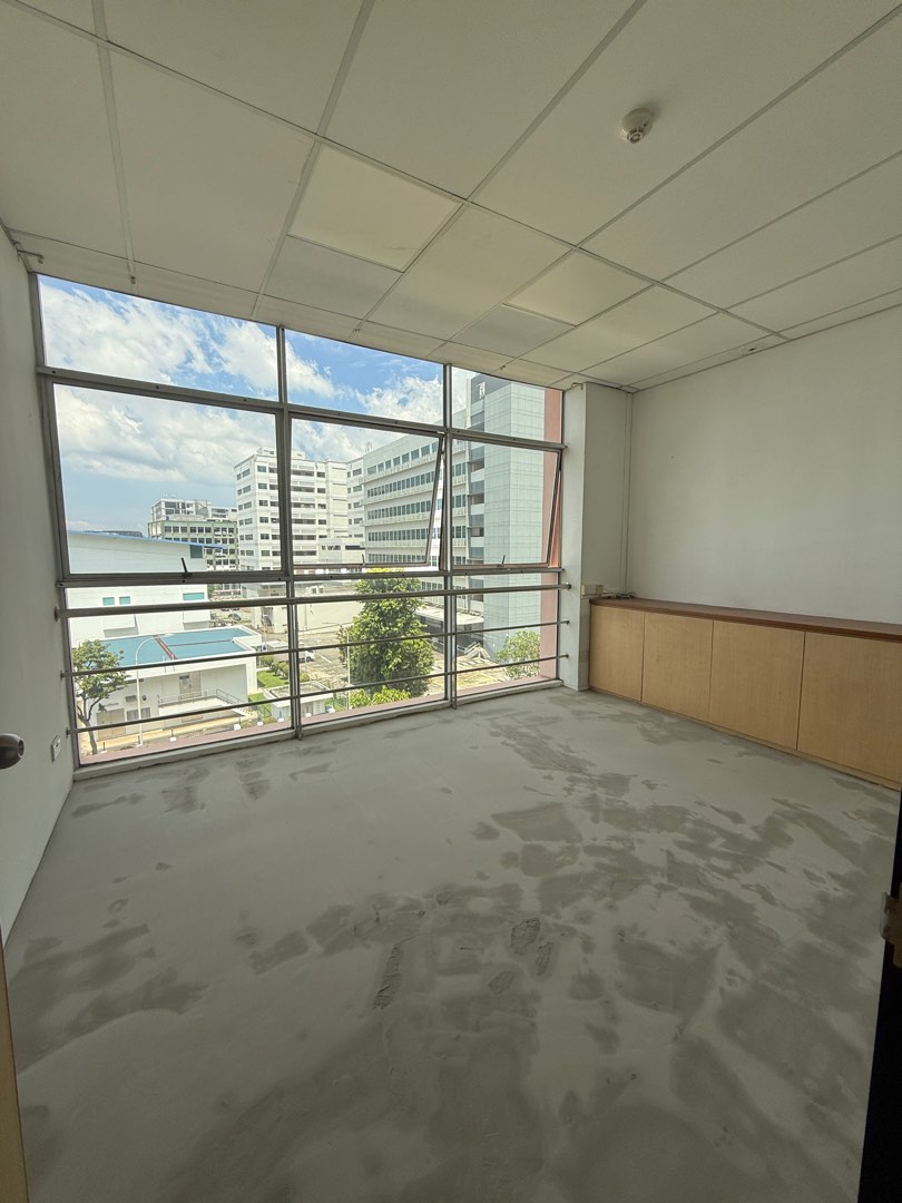 (Category: ) located in . Submitted by cwenjing (Listing ID 1370454140, Image 1). Description: .