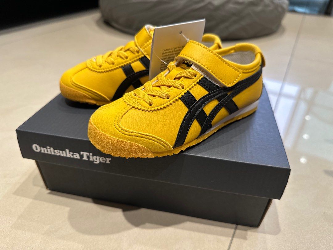 由 anchi.liu29 (刊登 ID 1371080158，圖片 2) 提交，位於 台北市 (Taipei) 的 全新日本購入Onitsuka Tiger 童鞋 (類別：嬰兒及兒童流行時尚)，說明：親友贈送，全新日本購入 尺寸US L10/17cm (台灣官網售價2280）。
