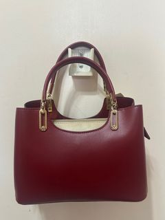 (Category: ) located in . Submitted by amberwardrobe (Listing ID 1371070702, Image 1). Description: .