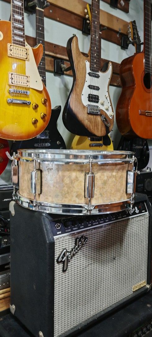 Pearl snare drum (Category: Musical Instruments) located in Paranaque City. Submitted by yourhonorvoy (Listing ID 1371134716, Image 1). Description: Pearl snare drum Tanggal Lang Yung decal.