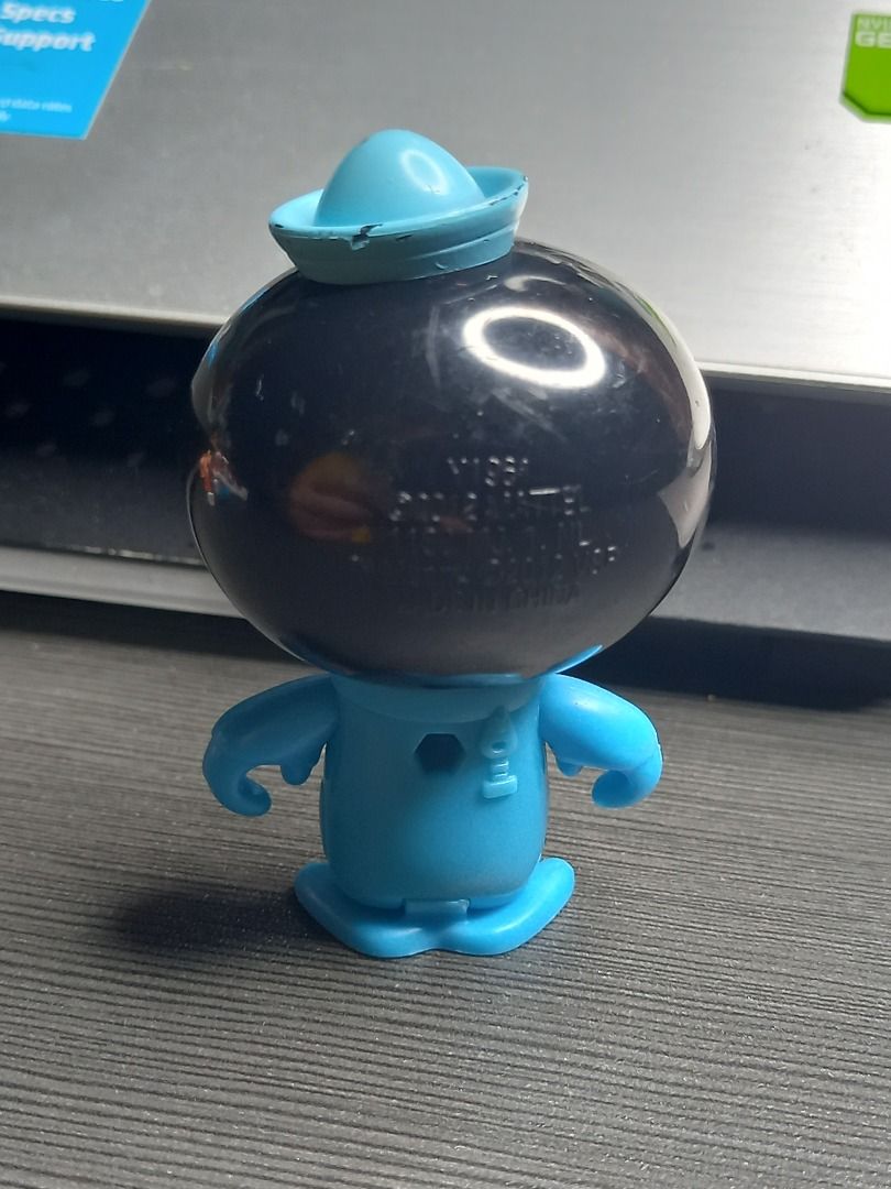 "Peso Penguin" 2012 Mattel Octonauts Action Figure (Category: Designer & Blind Box Toys) located in Davao. Submitted by angiesvintagetoyshoppe (Listing ID 1371099128, Image 2). Description: "Peso Penguin" 2012 Mattel Octonauts Action Figure 2.5 inches What you see is what you get. Please review the pictures for the actual condition as the items show signs of wear including paint chips and scratches. Preloved item from USA Still in good condition 