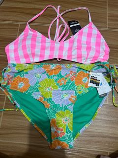 (Category: ) located in . Submitted by amberwardrobe (Listing ID 1371107864, Image 1). Description: .