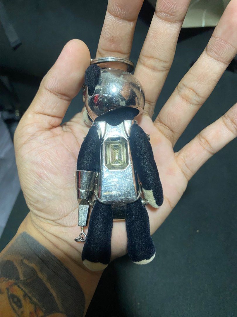 Prada key chain (Category: Luxury Accessories) located in Baguio. Submitted by fullroom.dgs (Listing ID 1371090563, Image 2). Description: Prada key chain .