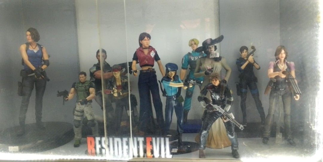 Resident evil action figure (Category: Figurines & Statues) located in Manila. Submitted by chavezjofe92080 (Listing ID 1371060661, Image 3). Description: individual price PM for more info.