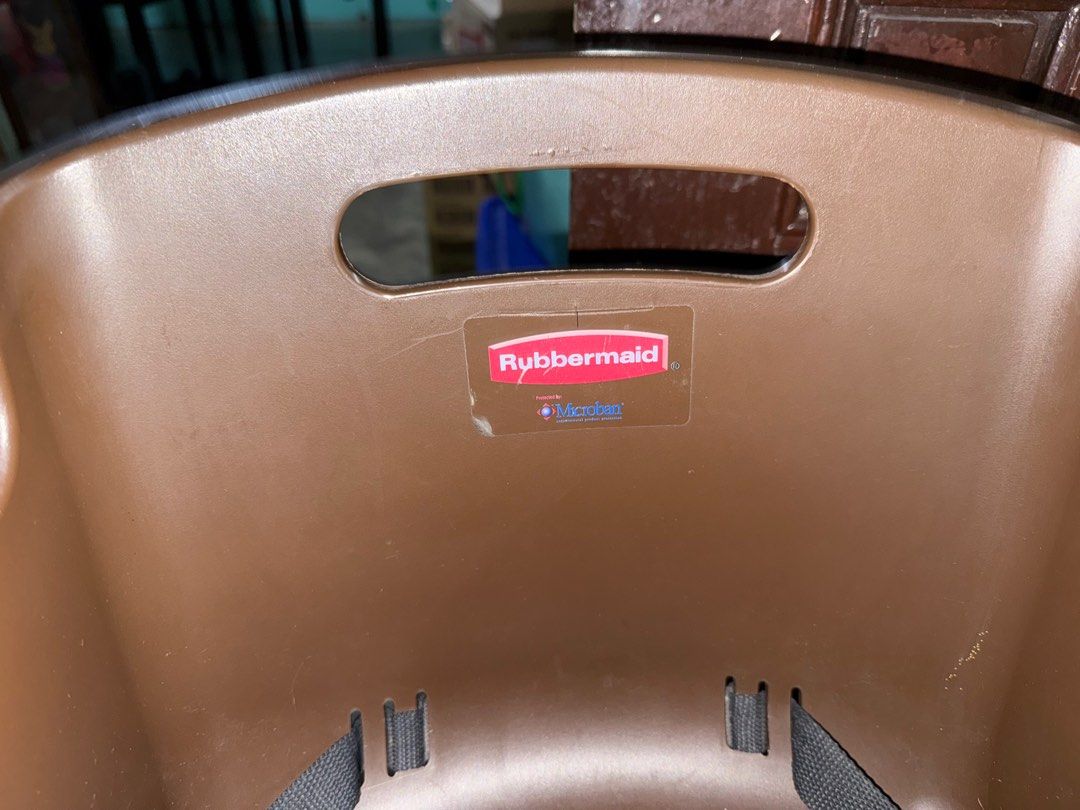 Rubbermaid High Chair (Category: Kids Tables & Chairs) located in Marikina City. Submitted by pbcimperia17013 (Listing ID 1371078621, Image 3). Description: Rubbermaid Highchair Used - small dents only 2pcs available Via meet up or lalamove SF shoulder by buyer Online payment or COD.