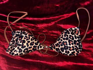 (Category: ) located in . Submitted by declutterringggggg (Listing ID 1371079223, Image 1). Description: .