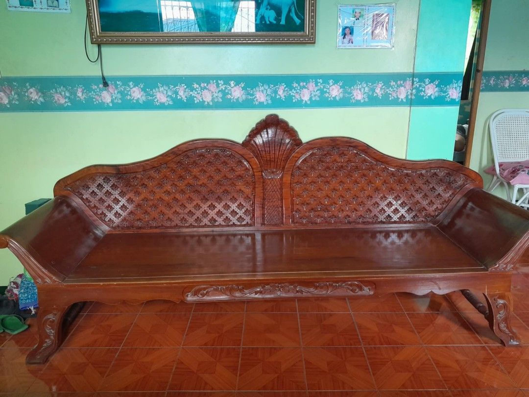 Solid Narra (Category: Sofas) located in Caloocan City. Submitted by johmacalol44717 (Listing ID 1371018530, Image 2). Description: Solid Narra. Mahaba sya not regular size sofa. pinasadya po. need ng mahabang service for pick up.