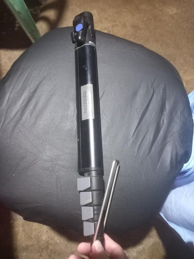 SONY VCT 1MP monopod (Category: Tripods & Monopods) located in San Mateo. Submitted by daddyB918 (Listing ID 1371109773, Image 3). Description: used SONY VCT 1MP monopod made in Japan, telescopic, light weight, easy to carry, Rare find.