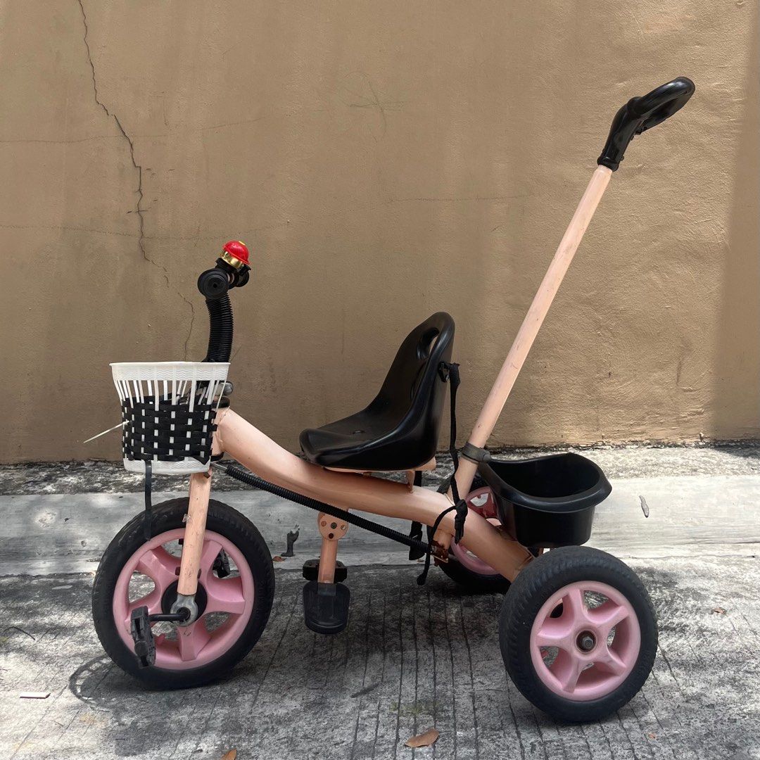 stroller bike for kids with handle (Category: Strollers) located in Quezon City. Submitted by selling.thingzzz (Listing ID 1371086745, Image 2). Description: 💕 please see photos for actual condition.