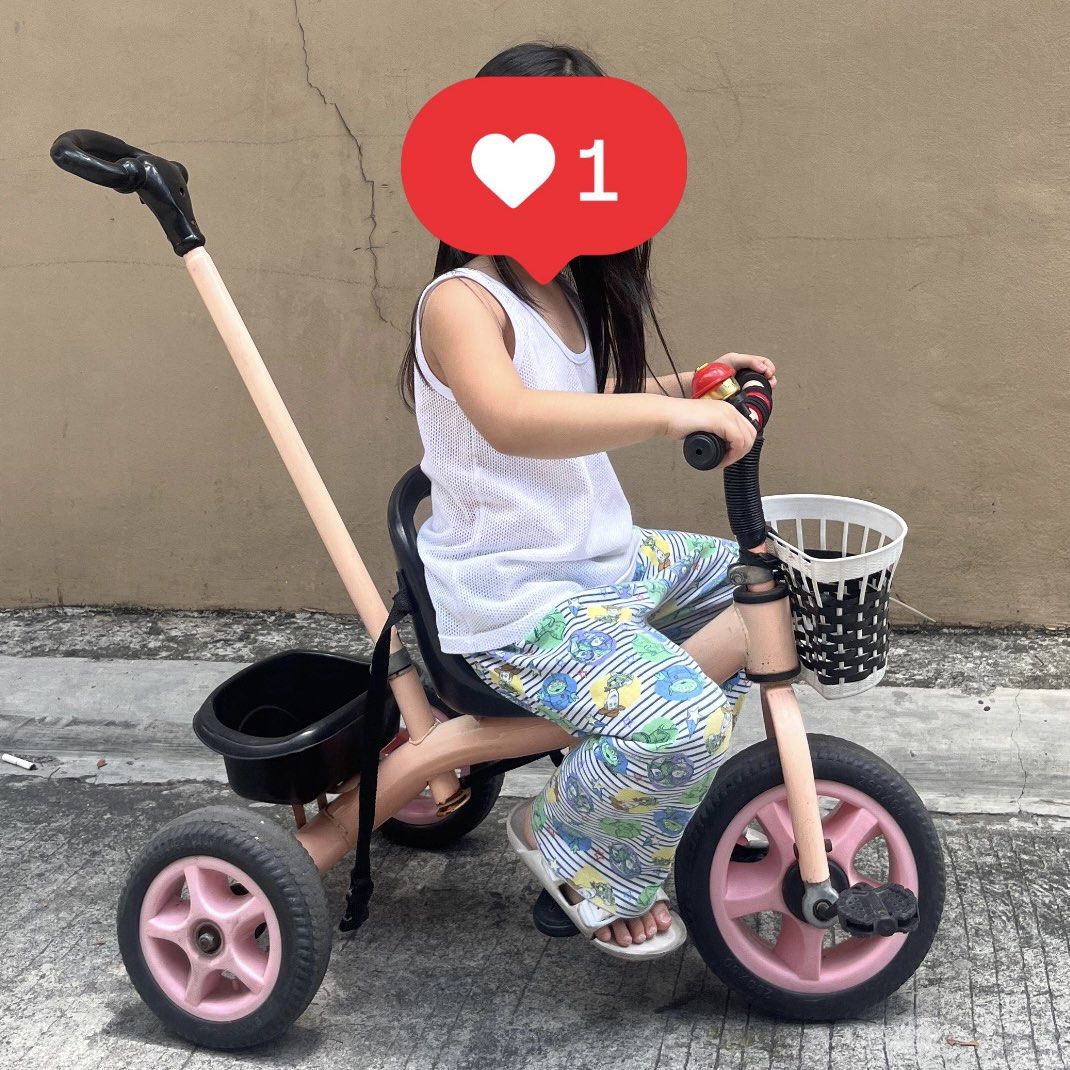 stroller bike for kids with handle (Category: Strollers) located in Quezon City. Submitted by selling.thingzzz (Listing ID 1371086745, Image 1). Description: 💕 please see photos for actual condition.