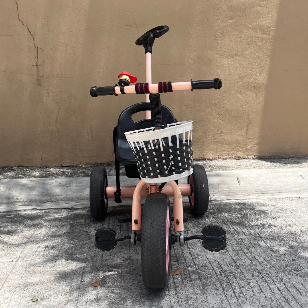 stroller bike for kids with handle (Category: Strollers) located in Quezon City. Submitted by selling.thingzzz (Listing ID 1371086745, Image 3). Description: 💕 please see photos for actual condition.