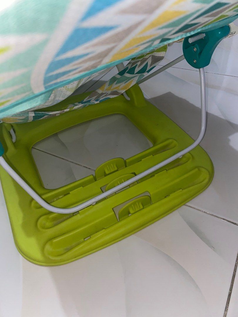 Summer Branded Baby Bathchair (Category: Bathtub & Bath Accessories) located in Quezon City. Submitted by ziaianana (Listing ID 1371127005, Image 3). Description: Can negotiate on price Details: Adjustable seat (see 3rd picture) May stain but can be washed.