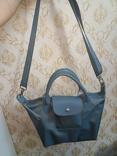 (Kategori: ) berada di . Dikirim oleh declutteringlemariku (ID iklan 1371064483, Gambar 1). Deskripsi: .