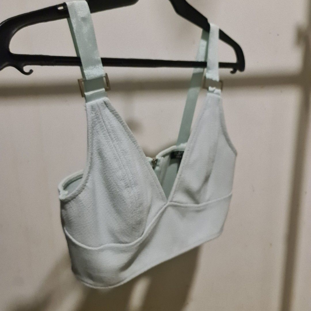 Topshop mint green bralette crop (Category: Sleeveless) located in Quezon City. Submitted by 2ndhand_ph (Listing ID 1371156508, Image 3). Description: fits xs-s party top fits 34a/ 36a, no pads non stretch no when worn pics.