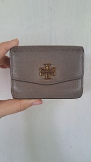 (Kategori: ) berada di . Dikirim oleh indrigalz (ID iklan 1371040557, Gambar 1). Deskripsi: .