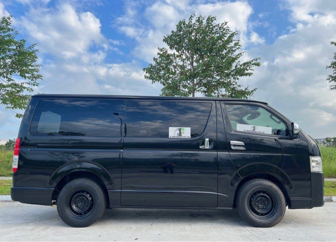 Toyota Hiace 2.8 Super GL Dark Prime Auto62885348555907111