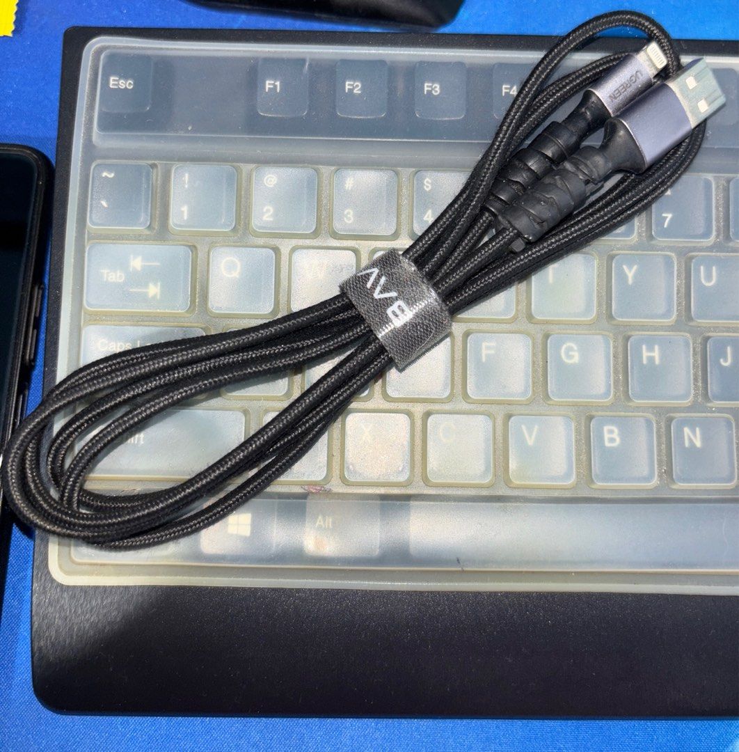 UGREEN 1 M MFi USB A to Lightning cable (Category: Chargers & Cables) located in Manila. Submitted by sweetlikesoju (Listing ID 1371064142, Image 1). Description: 👥 No meet-ups for safety purposes 📦 GoGo Xpress / Grab Express / Borzo Delivery from Malate, Manila 💳 GCash / Maya / PayPal / BPI.