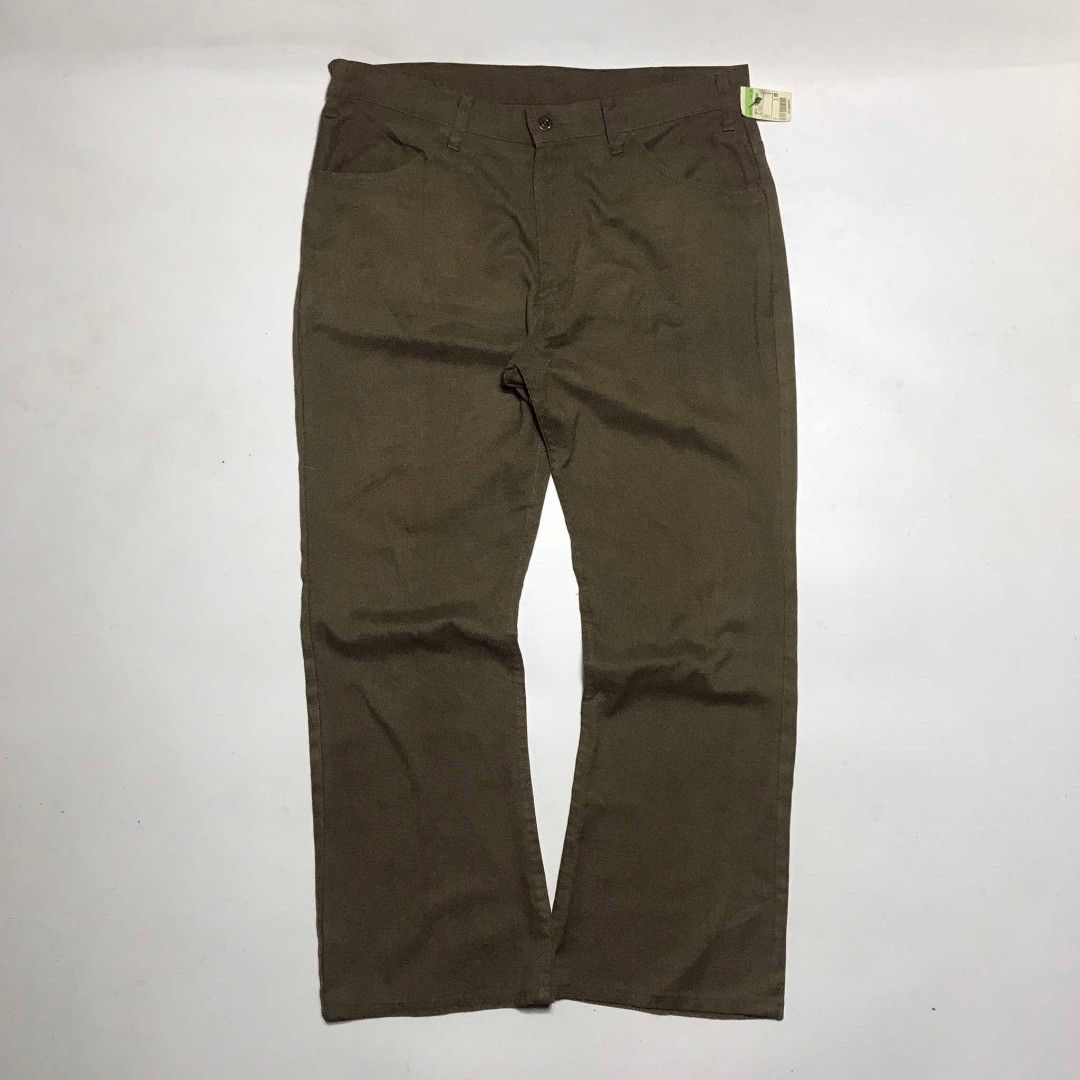 Vtg Levis 517 Sta-prest flared pants (Category: Trousers) located in Santa Cruz. Submitted by _enfantsrdarchive (Listing ID 1371164010, Image 1). Description: Selling Vtg Levis 517 Sta-prest flared pants Tagged Size: W36 x L29 Actual Measurements: Waistline 17 inch Front rise 11 inch Thighs 12 inch Length 39 inch Hem 10 inch Condition 9/10 Check details pic before purchase thanks! ❌Refund ❌Exchange +shipping fee.