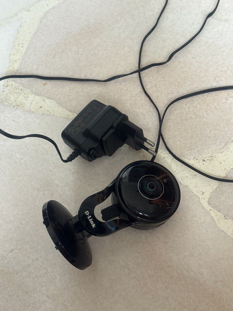 Web Camera (Category: Office & Business Technology) located in Singapore. Submitted by iambeautiful21 (Listing ID 1371044244, Image 1). Description: Web cam still workable, cannot play sound or speak to webcam. Just visuals only. Cannot recording. Self collect.