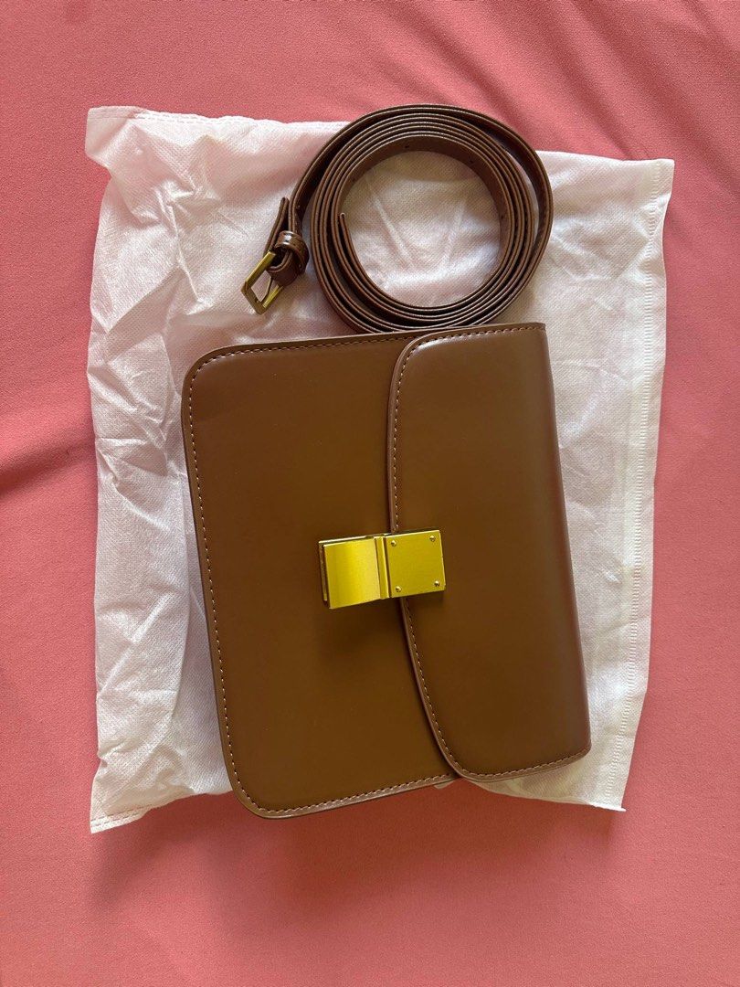 Women’s Bag (Category: Shoulder Bags) located in Manila. Submitted by flicker_33 (Listing ID 1371016342, Image 1). Description: Women’s Bag Hand bag/Shoulder bag/ Sling bag Used once.