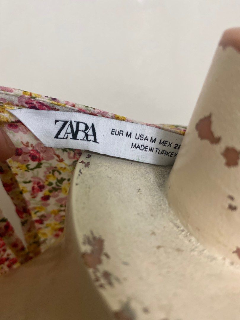 Zara floral dress (Category: Dresses) located in Davao. Submitted by cmaebee (Listing ID 1371079517, Image 2). Description: Medium to large.