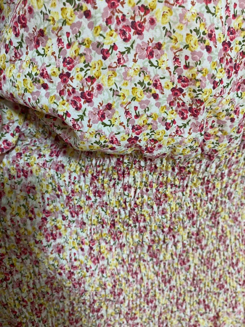 Zara floral dress (Category: Dresses) located in Davao. Submitted by cmaebee (Listing ID 1371079517, Image 3). Description: Medium to large.
