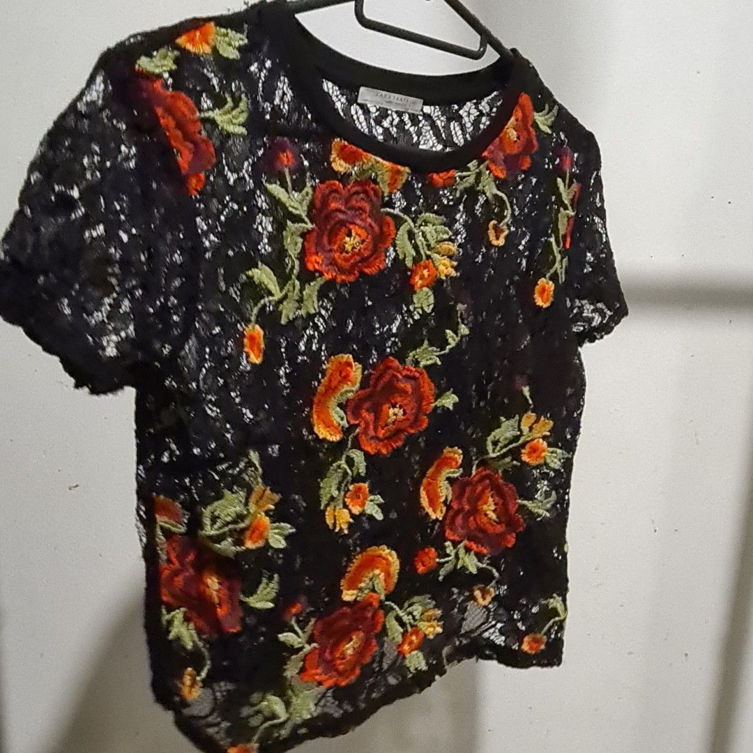 Zara lace floral top (Category: Blouses) located in Quezon City. Submitted by 2ndhand_ph (Listing ID 1371154038, Image 3). Description: fits xs-s semi crop black / red with flower / rose details no when worn pics.