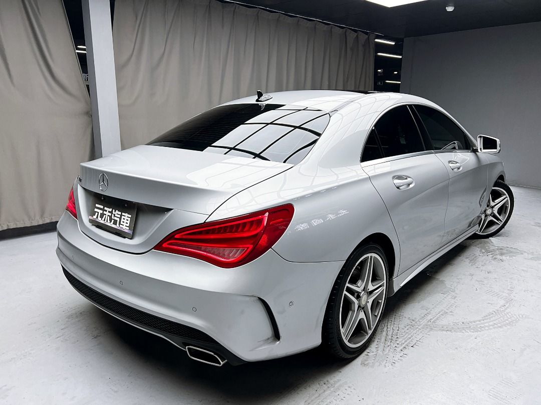 由 abc900616 (刊登 ID 1371304457，圖片 3) 提交，位於 新北市 (New Taipei) 的 2014 M-Benz CLA-Class CLA250 2.0 金屬銀 (類別：汽車出售)，說明：🚗2014 M-Benz CLA-Class CLA250 2.0 金屬銀 ⚠️來買車找阿吉 專業出擊⚠️ ✅里程保證：160000公里 ✨找阿吉甜甜價：54.8萬（新車售價223萬） ☎️24H服務：0980-528-993 記得找阿吉！（同Line） ❗️截圖來店找阿吉，讓阿吉有個服務的機會❗️ 「找阿吉全館全車系不限年份里程贈188天保固+開立足額發票」 ✨渦輪增壓/直列四缸，定速巡航/電動天窗/換檔撥片 🔥重點配備：後霧燈、後視鏡方向燈、LED日行燈、HID氙氣頭燈、空力套件、方向盤快控鍵、換檔撥片、分區溫控、雙前座跑車座椅、駕駛座電動調整、駕駛座位置記憶、駕駛座電動腰靠調整、右前座電動調整、右前座位置記憶、右前座電動腰靠調整、後座分離倒覆、6只揚聲器。 �