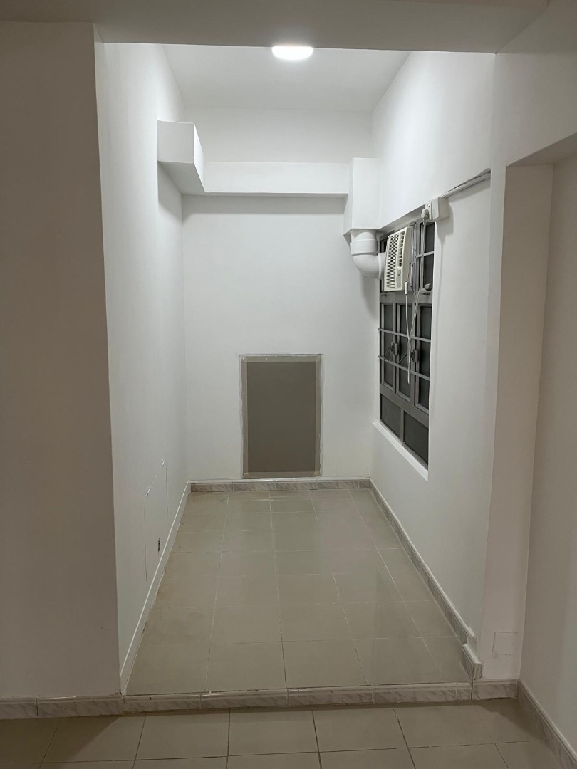 2 bedroom +1 room flat 1 minute walk from Wanchai MTR station exit C - Newly renovated, bright and spacious63437993662979114