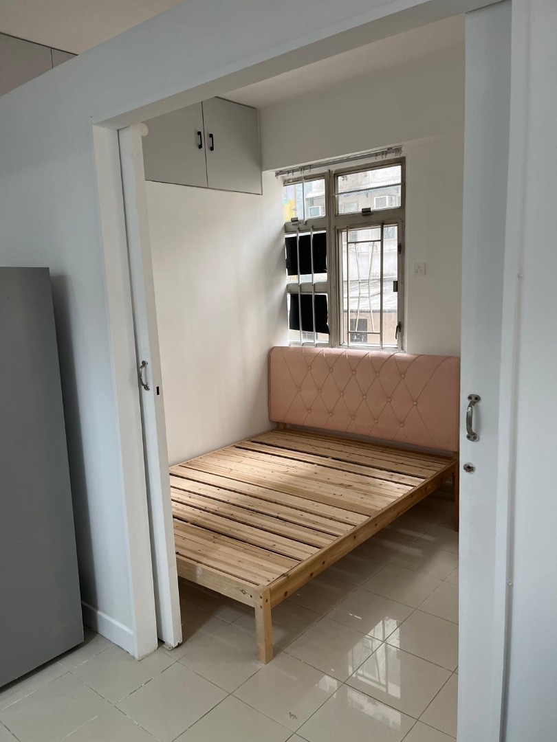 2 bedroom +1 room flat 1 minute walk from Wanchai MTR station exit C - Newly renovated, bright and spacious63437993662979111