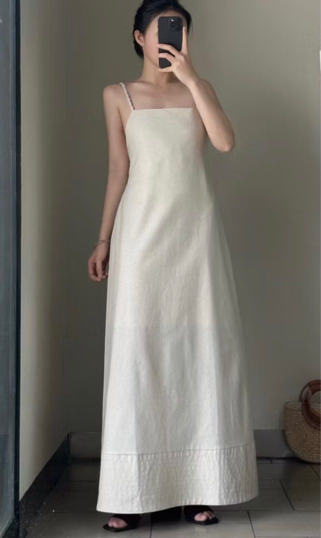2 Strap LINEN DRESS with bow tie (Category: Dresses) located in Caloocan City. Submitted by jeszz_ (Listing ID 1371222991, Image 1). Description: Linen Long dress with Bow tie - used once. Pinang Yacht lang - Fabric is thick w/ lining - a very pretty piece - Still w/ tag Orig price ₱1,500 .