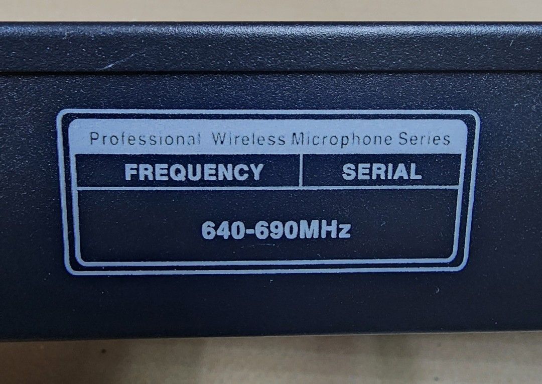 2 x Wireless Microphones with Receiver62863061794306112