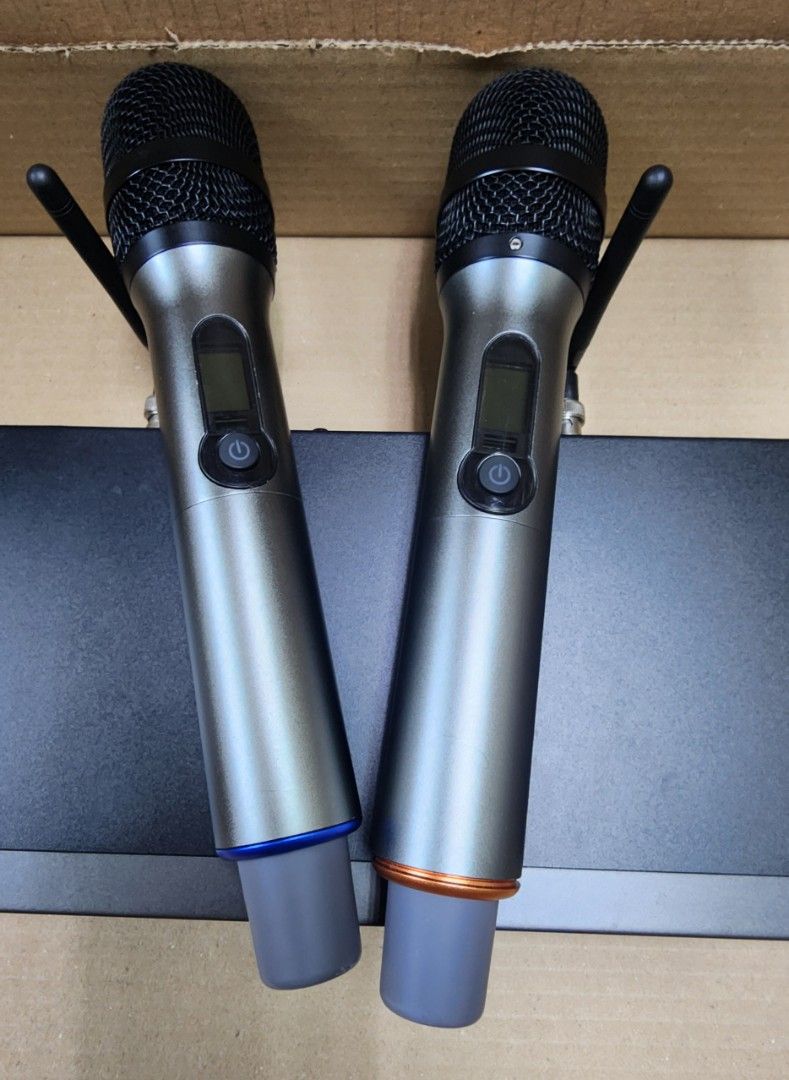 2 x Wireless Microphones with Receiver62863061794306111