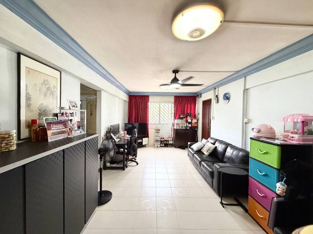 4 Room HDB Corner Unit in Ang Mo Kio!62853062412929111