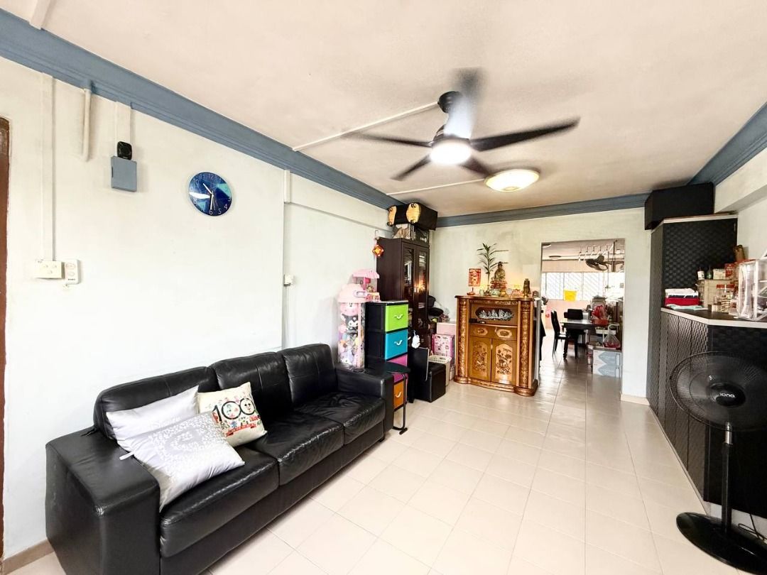4 Room HDB Corner Unit in Ang Mo Kio!62853062412929113