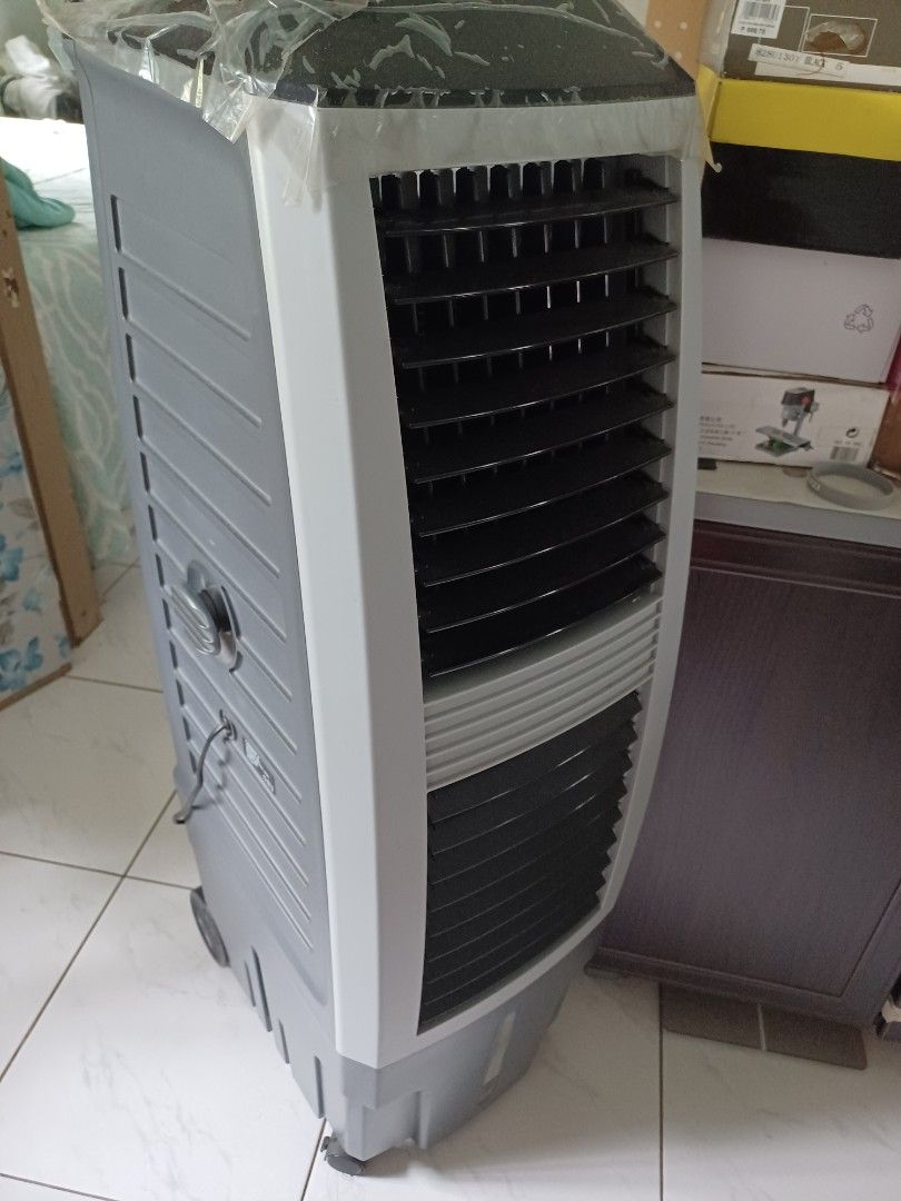 Akari Air Cooler (Category: Other Home Appliances) located in Caloocan City. Submitted by moonempath29 (Listing ID 1371198404, Image 1). Description: Hello everyone! Selling our extra Akari air cooler😊 Original price; Php 15,000 Rehoming price: Php 13,000 State quality: 10/10 Defect/s: none, like brand new, barely used *** See pictures for details, can also send video if asked *** Rfs: Extra unit Shipping will be shouldered by buyer 🙂 Shipping 