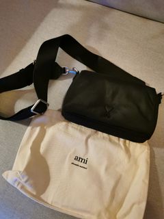 （分類：）位於 。 由 smartwear2ndhand 提交（商品編號 1359842522，圖片 1）。簡介： 。