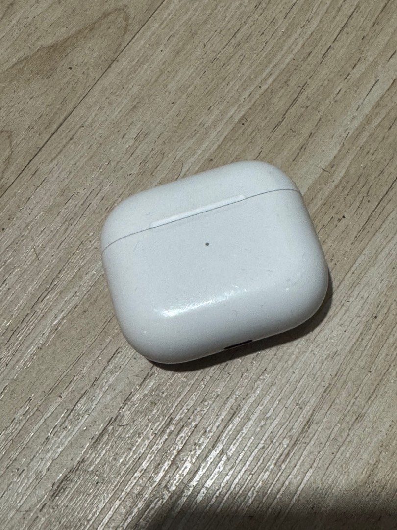 Apple Airpods 3rd Gen CASE ONLY (Gen 3) (Category: Headphones & Headsets) located in Manila. Submitted by jbcobey (Listing ID 1371289384, Image 1). Description: Lost both earbuds. Still working and charging. Guaranteed original..