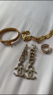 (Category: ) located in . Submitted by sustainablefashionxoxo (Listing ID 1371235797, Image 1). Description: .