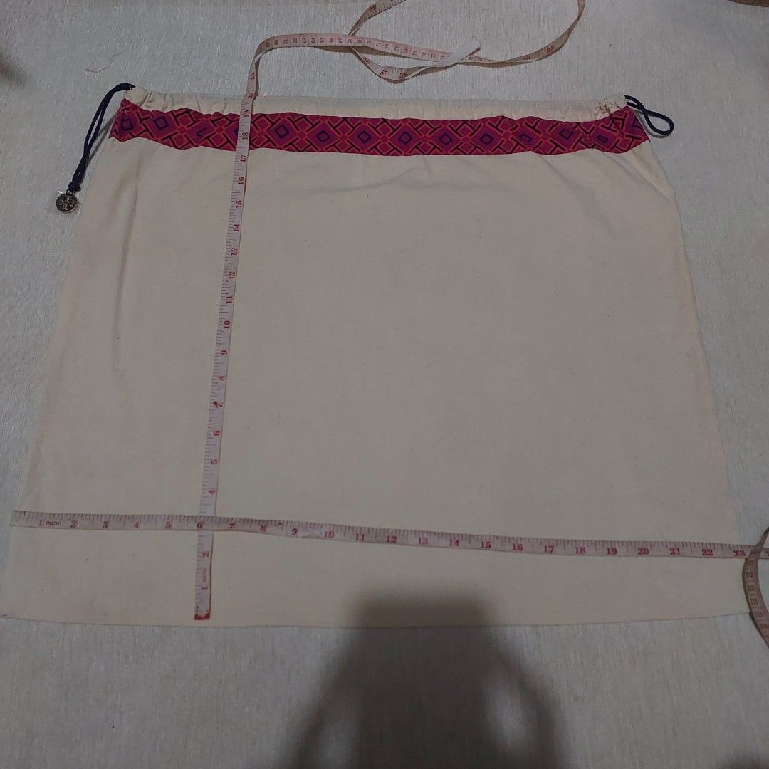 Authentic Tory Burch dust bag 20x23 inches (Category: Luxury Bags & Wallets) located in Manila. Submitted by jfluxury.co (Listing ID 1371213644, Image 3). Description: excellent condition no flaws bought in Japan 🇯🇵 💯% Authentic. 😊 Money back guarantee. 😊 Clean and ready to use na..