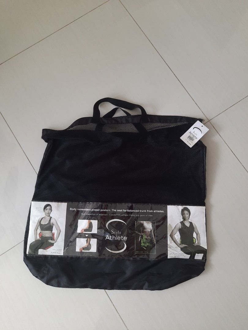 Back support (Category: Braces, Support & Protection) located in Singapore. Submitted by 6415melon (Listing ID 1371278455, Image 2). Description: .