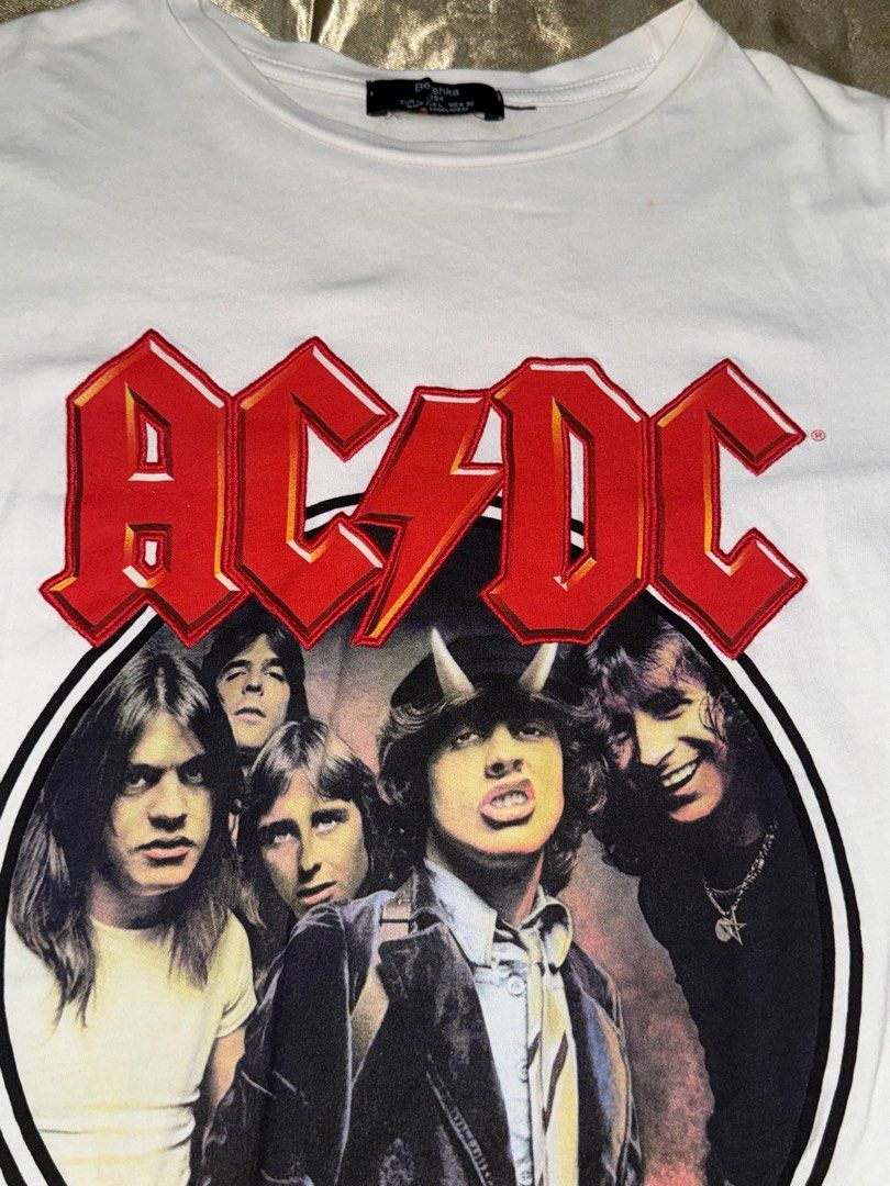 bershka crop acdc (Category: Shirts) located in Pasig City. Submitted by _aedm (Listing ID 1371252344, Image 2). Description: bershka acdc crop 80 length: 18 inches bust: 20 inches.