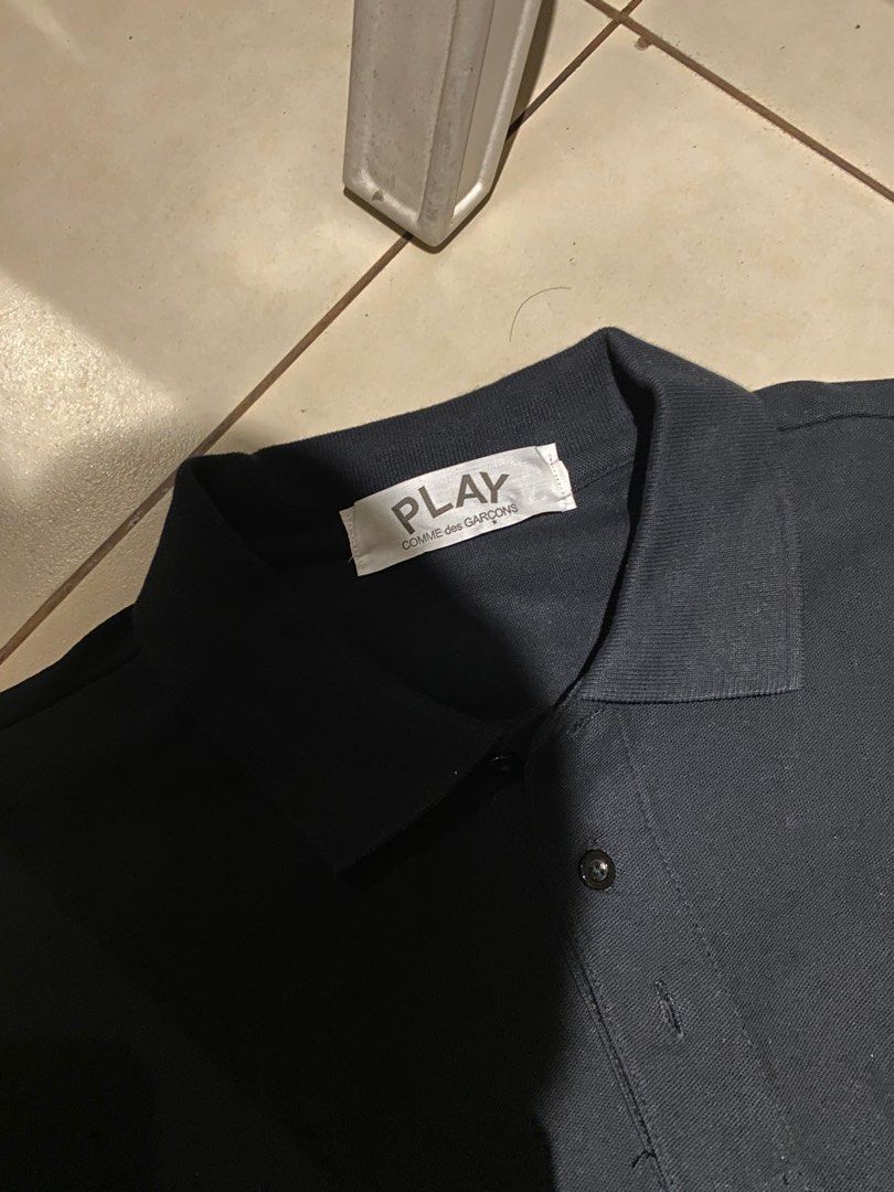 1k? CDG Play Polo shirt (Category: Tshirts & Polo Shirts ) located in Quezon City. Submitted by Always_Disposing (Listing ID 1371326786, Image 2). Description: Brand New Condition Thrifted these, but gained weight so it does not fit me now 10/10 missing side tag Amazing fit! 22 x 28 (L-XL.