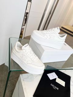 (Category: ) located in . Submitted by shoes_locker (Listing ID 1371267017, Image 1). Description: .