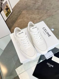 (Category: ) located in . Submitted by shoes.locker (Listing ID 1371268289, Image 1). Description: .