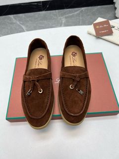 (Category: ) located in . Submitted by shoes_locker (Listing ID 1371203347, Image 1). Description: .