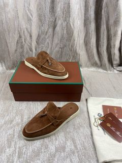 (Category: ) located in . Submitted by shoes_locker (Listing ID 1371204735, Image 1). Description: .
