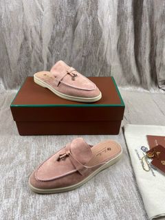 (Category: ) located in . Submitted by shoes_locker (Listing ID 1371205312, Image 1). Description: .